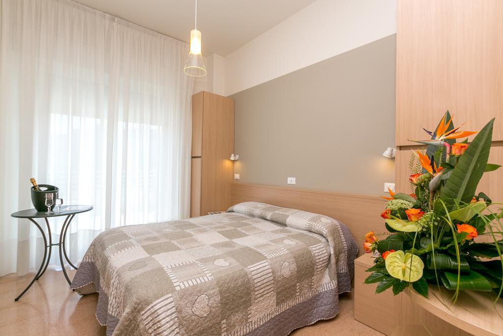 Hotel Colonna Лидо-ди-Езоло Экстерьер фото