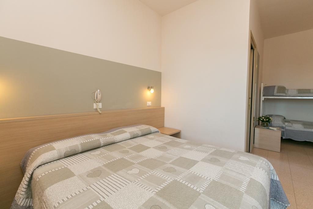 Hotel Colonna Лидо-ди-Езоло Экстерьер фото