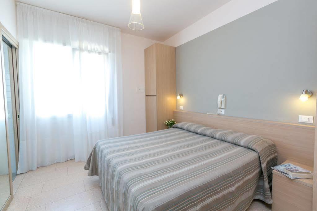 Hotel Colonna Лидо-ди-Езоло Экстерьер фото